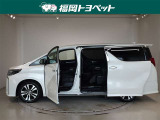 両側パワースライドドア付きだから、狭い駐車スペースなどでの 乗り降りラクラク!小さなお子さまのいるご家庭には嬉しい装備。