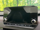 【メーカー純正ナビ】インテリアに溶け込むスタイリッシュな「専用設計」メーカーナビを装備♪視認性や操作性など基本性能にも優れ、より上質なカーライフをお楽しみいただけます。
