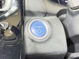 【エンジンスタートボタン】一度使ったら手放せなくなるスマートエントリーキーシステムです。 鞄やポケットの中に入れたままでもエンジン始動ができ、楽チンです。