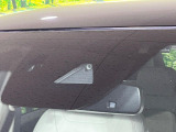 【i-ACTIVESENSE】走行中に前方の車両等を認識し、衝突しそうな時は警報とブレーキで衝突回避と被害軽減をアシスト。より安全にドライブをお楽しみいただけます。