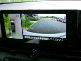 アラウンドビューモニター付きです 上から見たイメージで駐車出来ますので車庫入れの苦手な方も楽に駐車出来ます♪