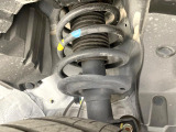 お車を安心してお乗りいただく為には、足回りの定期点検が欠かせません。サービスサポート(有償保証)では無料点検もご提供しており、安心のカーライフをお過ごしいただけるサポート体制が整っています。