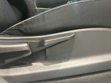 運転席はご自身の適切な運転ポジションへ移動可能なラチェットが付いております。