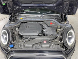 【エンジンルーム】エンジンの調子は良好です!ご納車前にはしっかりとオイル交換・その他油種類の点検補充をさせて頂きます。また、ガリバーでは修復歴のある車は販売いたしません。