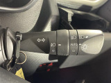 【オートライト(AUTO)】外の明るさをシステムが感知して、自動でヘッドライトが点灯します。ヘッドライトをつけ忘れを防ぐ便利機能です。