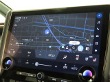 メーカー装着の14インチディスプレイオーディオを装備しております。