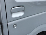 スタッフが損害保険資格を持っておりますので、自動車保険の試算や各保険会社の保険料比較等についてもお気軽にご相談ください (当店は『損保ジャパン日本興和』 『東京海上日動』 の代理店です)。