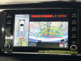 【パノラミックビューモニター】専用のカメラにより、上から見下ろしたような視点で360度クルマの周囲を確認することができます☆死角部分も確認しやすく、狭い場所での切り返しや駐車もスムーズに行えます。