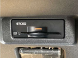 ビルトインETC(埋め込み型)。スッキリと収まっているのが特徴です。音声案内タイプ/アンテナ分離式。納車時には再セットアップ(情報の再登録)を行います。