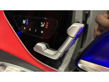 自動車保険に関しても、メルセデス・ベンツ専用のプログラムをご用意しております。飛び石や落下物などでのフロントガラスの修理が必要となった場合、最大で9万円分の補償を致します。