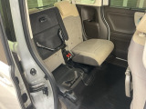 後席をはね上げれば、「もうひとつの荷室」が生まれます。