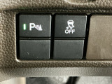 パーキングセンサーシステムは走行中に障害物が迫ると音と表示でお知らせ、低速走行時時の安心感を高めます