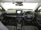 前方視界の見通しの良さと、メーターディスプレイへの自然な視線移動など、ストレスないドライブが愉しめます。