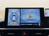 真上から見下ろしたような視点で車とその周囲を確認出来る画面と、車両後方を映し出すバックモニター画面の2つを表示してくれます。