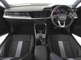 Audiのインテリアはエクステリア同様、優れたデザイン性とクオリティ、そして機能性を兼ね備えております。