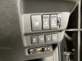 パワースライドドアの開閉はスマートキーのリモコンやドアノブは勿論、運転席側のスイッチ操作でも開閉ができ、安全・簡単です。