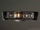 ETCカードを挿入することで高速道路をキャッシュレスで通行。ETCスマートインターチェンジやETC専用インターチェンジが利用できたり、とても便利なアイテムです!