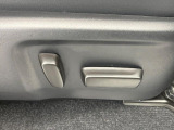 【パワーシート】スイッチ一つで簡単にシートの微調整が可能!電動だから力もいりません!快適なシートポジションにセットして、快適なドライブをお楽しみください。