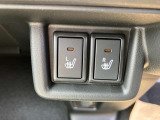 運転席から操作しやすい位置に配備されています♪