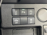 【車線逸脱警報機能】ブザー音とメーター表示で車線からのはみ出しを警報します。元の車線に戻す機能ではないため、警報後はご自身でステアリングを操作して下さい。