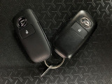 電子カードキーを携帯していれば、ドアハンドルやバックドアのリクエストスイッチを押すだけでドアの施錠・解錠が出来ます♪もちろん 遠隔操作も可能です!盗難防止のイモビライザー機能装備ですよ ☆