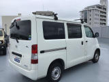 愛車を大切に乗って頂くために、ボディコーディングの施工をお勧めしております。輝くクルマになり日頃の手入れも簡単です。メンテナンスキット・施工証明書付きます。