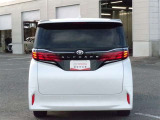 国家整備資格を取得しておりますメカニックが、大切なお客様のお車をご納車に向けて整備致します♪