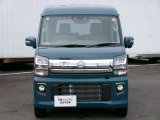 衝突軽減ブレーキ、車線逸脱警報、フロント&バックソナー、踏み間違い防止アシスト。安全装備充実。