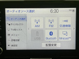 様々なソースに対応し、お好みの音楽を楽しめます。直感的な操作で、簡単に設定変更も可能です。