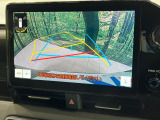 【バックカメラ】駐車時に後方がリアルタイム映像で確認できます。大型商業施設や立体駐車場での駐車時や、夜間のバック時に大活躍!運転スキルに関わらず、今や必須となった装備のひとつです!