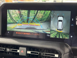 【マルチテレインモニター】車のフロントやサイドのカメラ画像を同時にモニター表示することで、悪路や狭い道を走行時でも周囲の状況確認ができ安心!本格SUVにうれしい装備です♪
