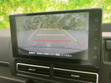 後方視界をサポートするモニター画面。駐車時や狭い道での運転も安心です。運転に自信がない方にもおすすめです。