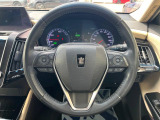 【純正革巻きステアリング】上質な革を使用することで、手にしっかり馴染みとても運転しやすいハンドルです♪