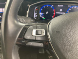 ◆クルーズコントロールにレーダーセンサーを組み合わせ、先行車を測定し設定されたスピードを上限に自動で加減速を行います。一定の車間距離を維持することで、長距離走行でのドライバーの疲労を低減させます。