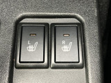 日常の運転を助けるスイッチ類です。わかりやすい操作感で、快適なドライブを支援します。