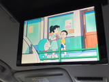 鮮やかな画面で、動画コンテンツを楽しめます。後席の乗員も退屈することなく、長距離移動も快適に過ごせるでしょう。