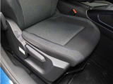 使用感がでやすい運転席側シートですが、ご覧のようにきれいな状態となっております。0078-6002-617225までお気軽にお問合せ下さい。