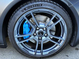 レーシーな18inホイール。この軽さは驚きです。