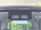【スマートアシスト】走行中に前方の車両等を認識し、衝突しそうな時は警報とブレーキで衝突回避と被害軽減をアシスト。より安全にドライブをお楽しみいただけます。