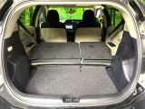普段のお買い物や通勤、送迎等に十分な荷室スペースを確保しております。セカンドシートを倒すと、大きな荷物の積載も可能です♪