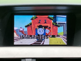 停車中にテレビや映像を楽しめる機能が搭載されています。長距離ドライブや休憩時間に、リラックスした時間をお過ごしください。(走行中の視聴はご遠慮ください)。