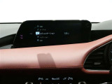 ディスプレイオーディオを装備。スマホとクルマをつなぐことで、これまでのナビに加えて、いろんなサービスが楽しめます。