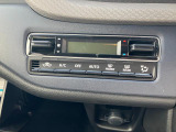 フルオートエアコンで1年中車内は快適!