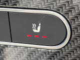 ●フロントシートヒーティング:運転席・助手席共に三段階で調節が可能なシートヒーターを装備しております。季節を問わず快適にご使用いただけます。