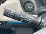 雨天時でもクリアな視界を確保できるワイパーレバー。直感的な操作で、快適な運転をサポートします。