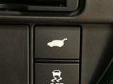 【パワーバックドア】スマートキーや運転席のボタンを押すだけでリアゲートが自動で開閉します!荷物を持っている時や、高い位置にあるバックドアを閉める際に便利な機能です♪