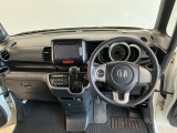【前方視界】開放的な前方視界!運転がしやすく疲れにくいです♪窓が大きく、見通しがとっても良いおクルマですよ♪