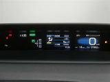 各操作スイッチは使いやすい位置に配置され、とっても見やすいメーターです。夜間時はラグジュアリーな気分にさせてくれる照明が魅力ですので、夜のドライブも楽しみになりますよ♪