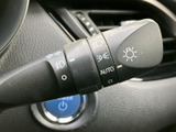 操作しやすい位置に配置されたウインカーレバーは、スムーズな運転操作をサポートします。快適なドライブに貢献します。