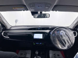 落ち着いたカラーの内装で、ゆったりと運転したい方に。